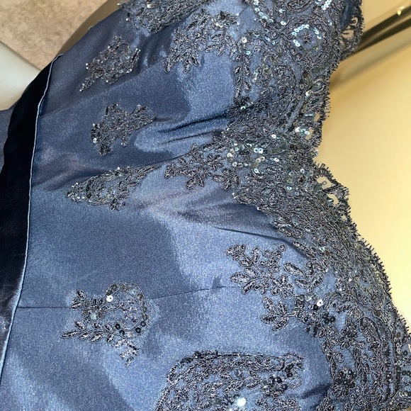 Navy wedding /prom gown size 12US - Picture 5 of 6